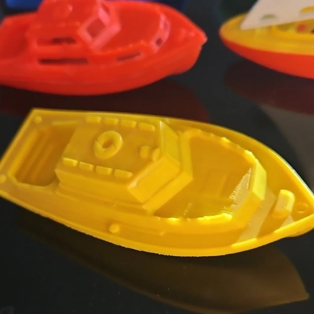 Vintage set of 5 Plastic Bathtub Floating Toy Boats. - Picture 4 of 10